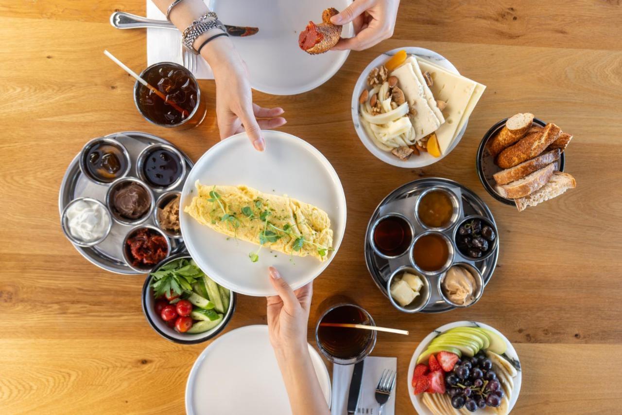 Ruz Hotels Stambuł Zewnętrze zdjęcie Israeli breakfast