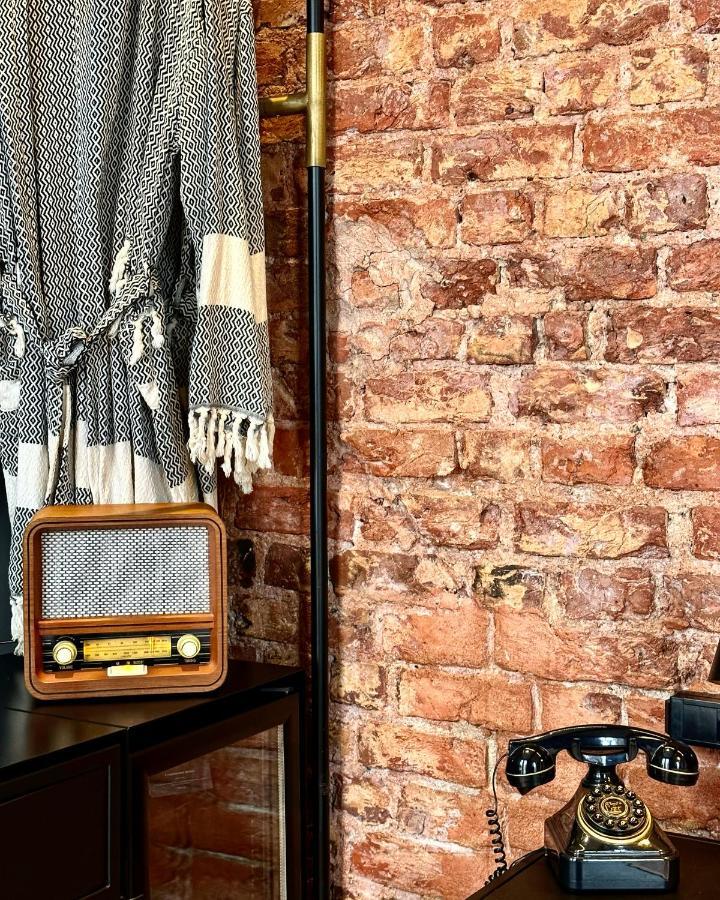 Ruz Hotels Stambuł Zewnętrze zdjęcie A radio in the kitchen
