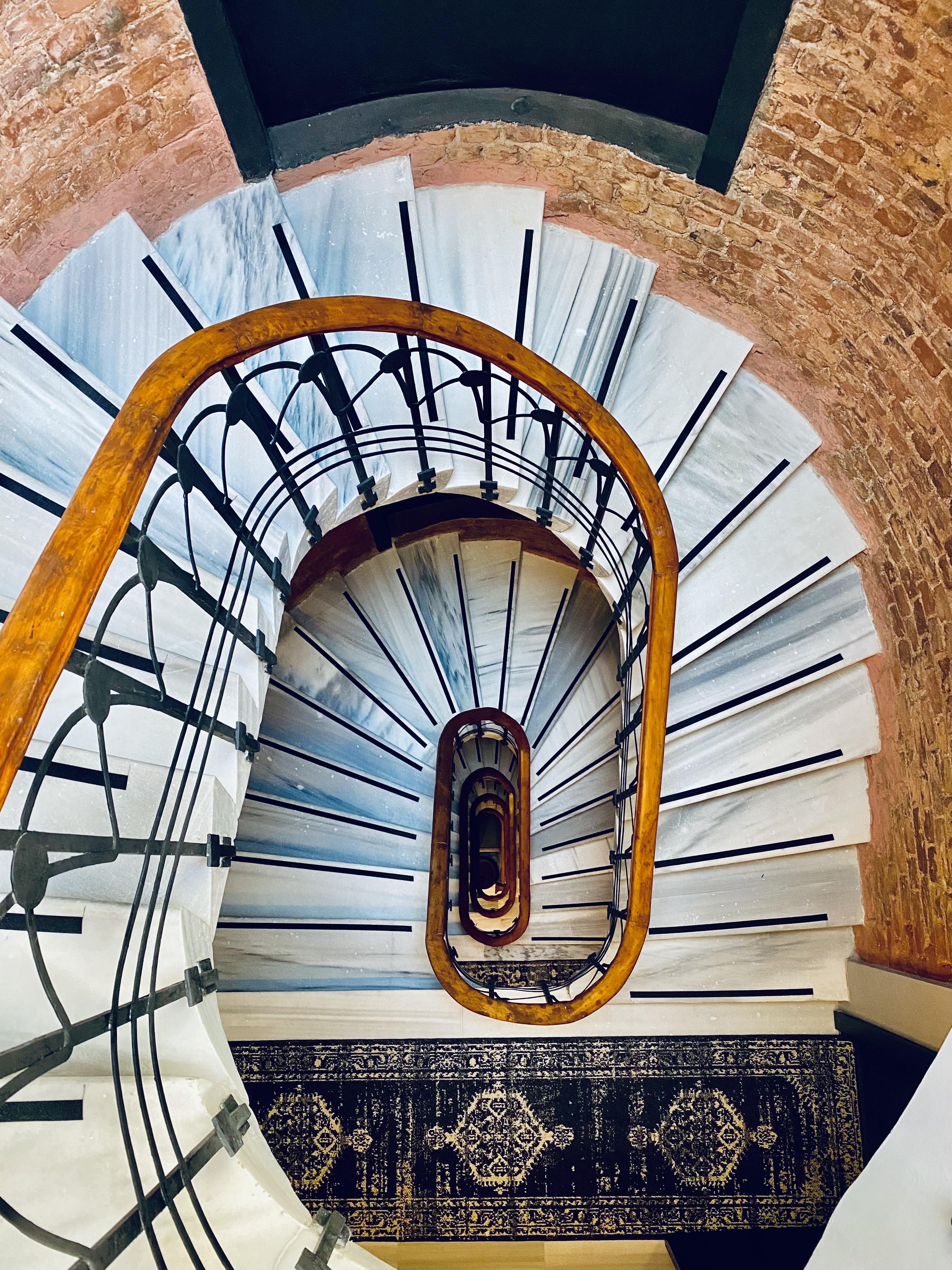 Ruz Hotels Stambuł Zewnętrze zdjęcie Spiral staircase